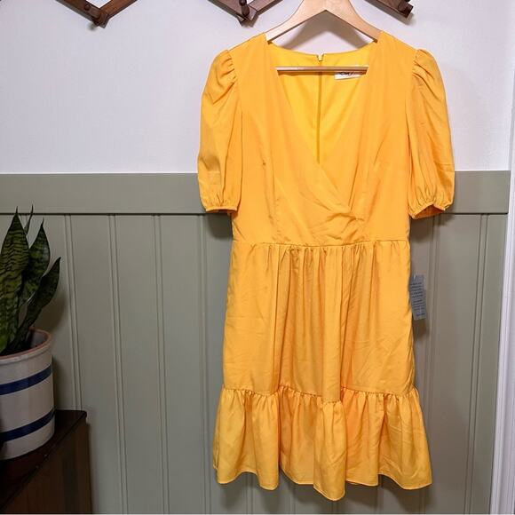 NWT Eliza J Surplice Neck Yellow Puff Sleeve Mini Dress Size 8 - Picture 3 of 9